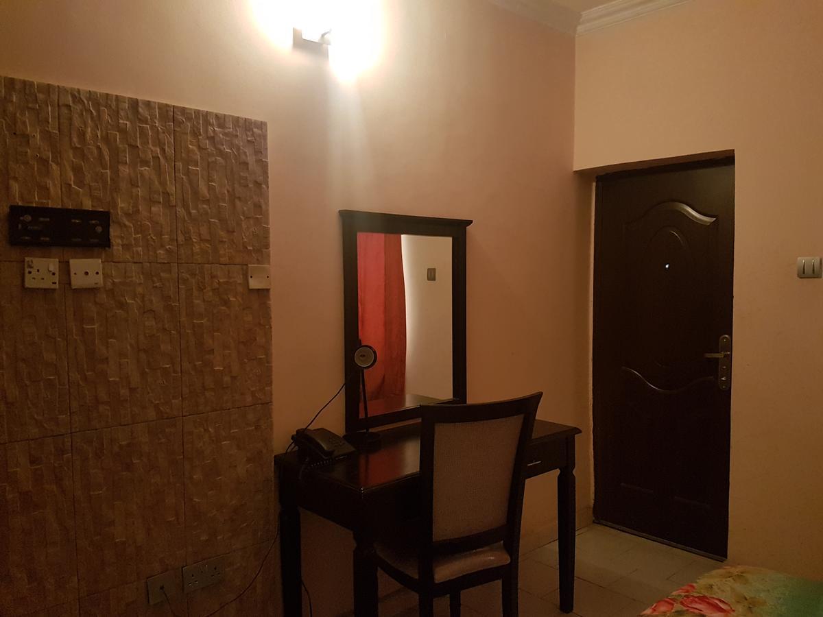 Grand Bank Link Hotel Otta Exterior foto