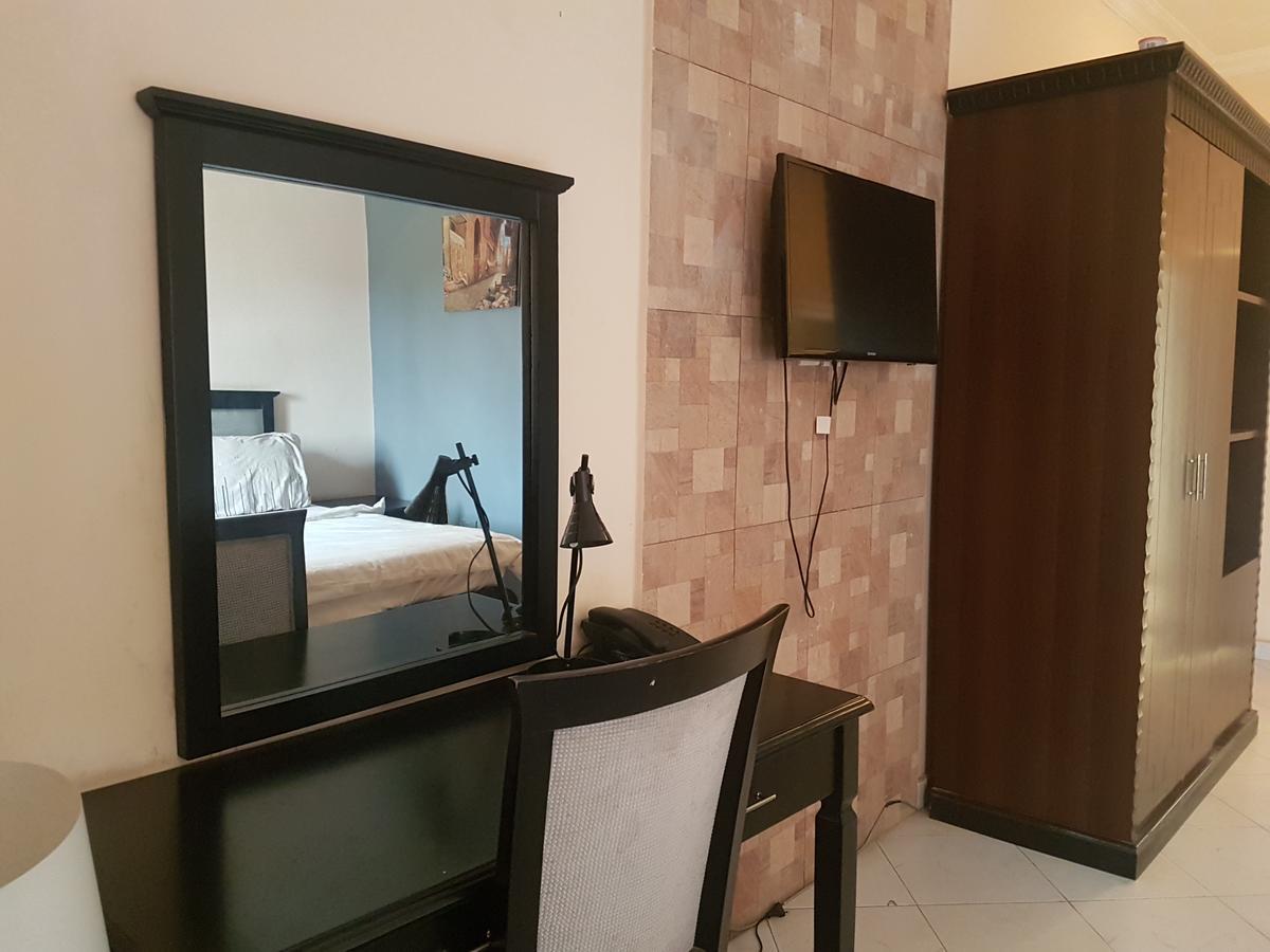 Grand Bank Link Hotel Otta Exterior foto